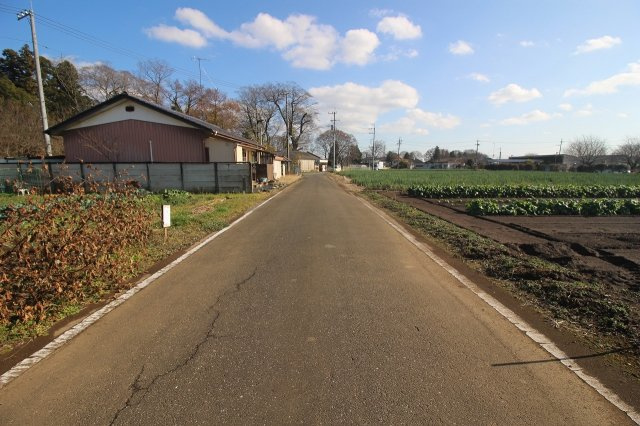 野木町野木の前面道路含む現地写真|南側道路（2021年12月撮影）