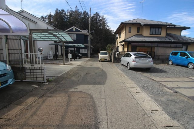 野木町友沼の前面道路含む現地写真|南東側道路（2024年2月撮影）