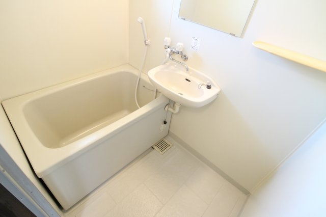 ラポールの浴室