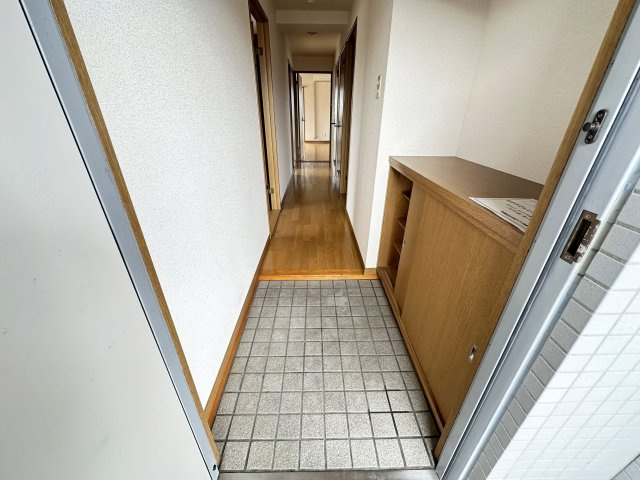 メゾンふだばの玄関