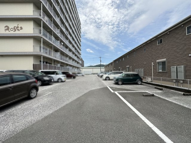 ロゼ2の駐車場
