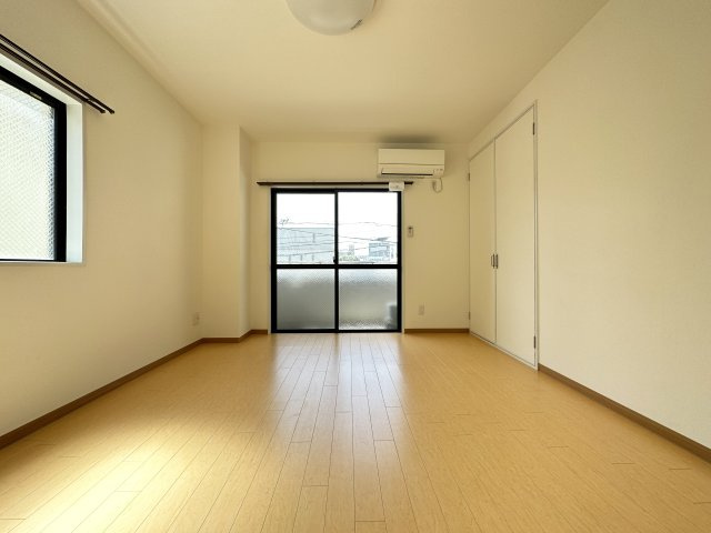 メゾン内藤の洋室