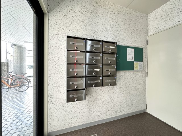 メゾン内藤のエントランス