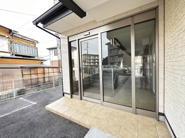 セレス薊野のエントランス