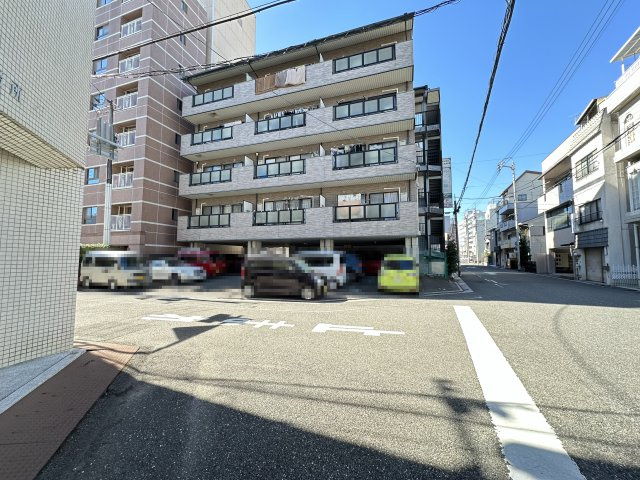 センターハウスはりまやの外観