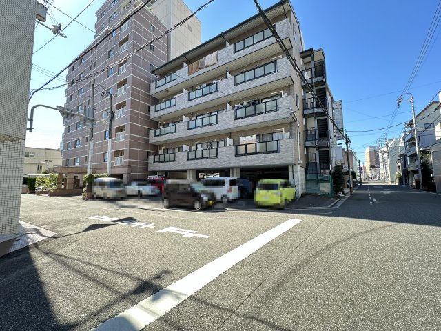 センターハウスはりまやの外観