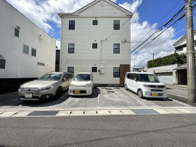 ベルアージュの駐車場