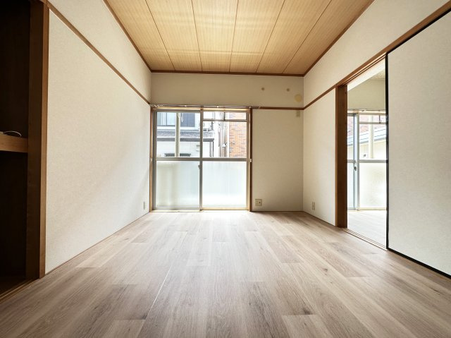 パークサイド葛島の洋室