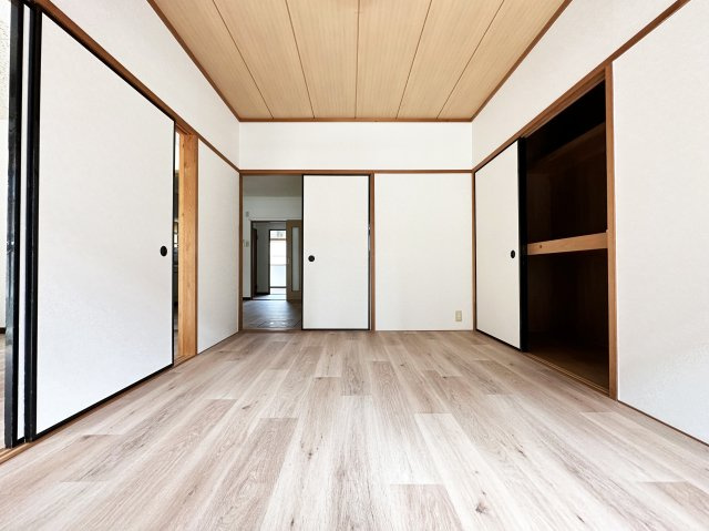 パークサイド葛島の洋室