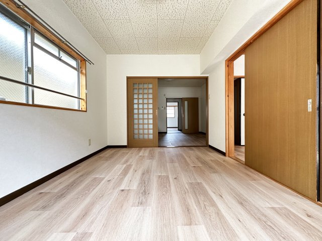 パークサイド葛島の洋室