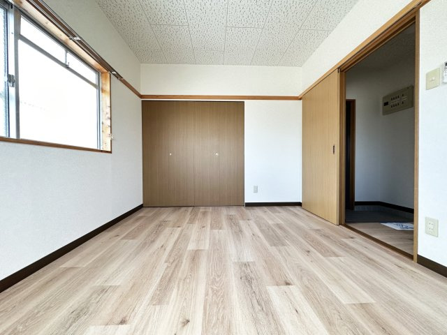 パークサイド葛島の洋室
