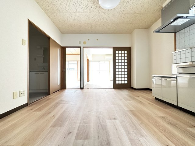 パークサイド葛島の居間・リビング