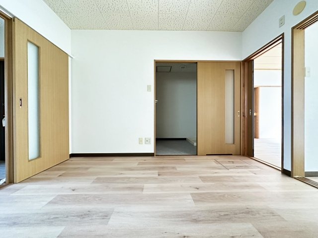 パークサイド葛島の居間・リビング