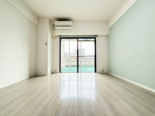 ドルチェの洋室