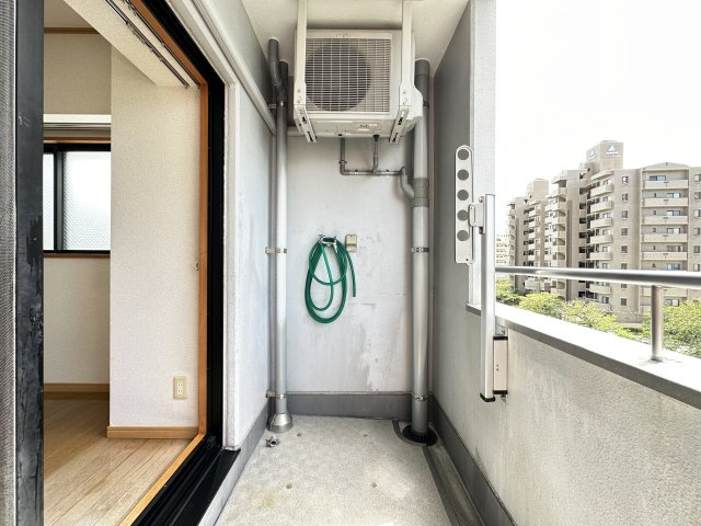 ネオクレメントのバルコニー