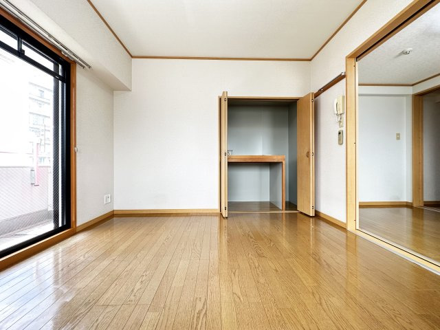 ネオクレメントの内装