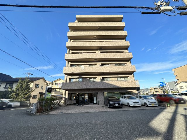 ロイヤル新本町の外観