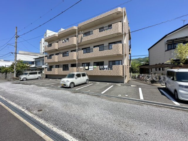 サンハイツ秦南の外観