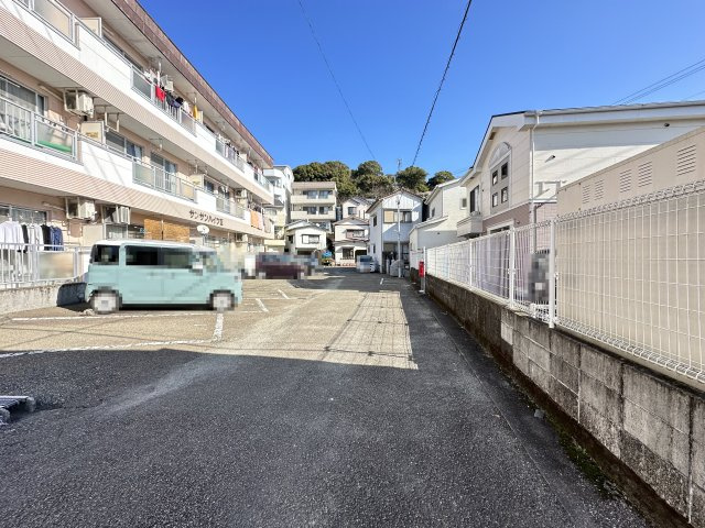 サンサンハイツⅡの駐車場