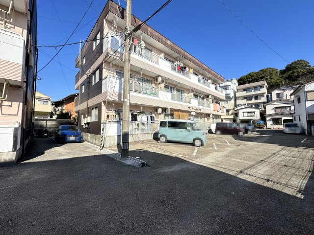 サンサンハイツⅡの外観