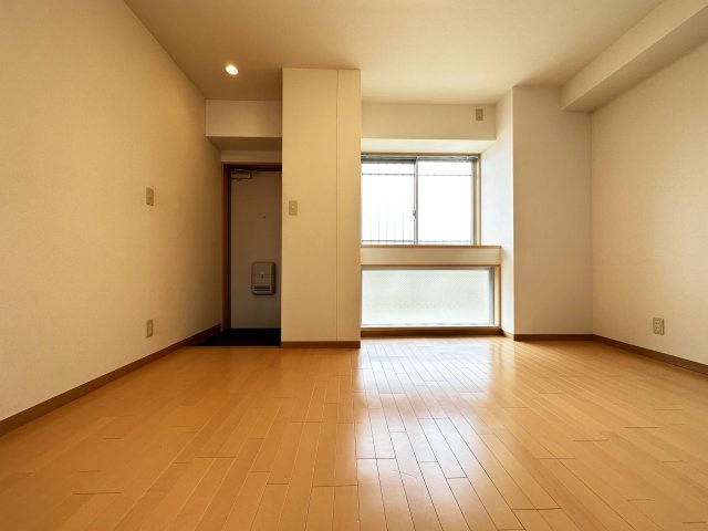 アスターハウス新本町の居間・リビング|ゆったりとした居間です