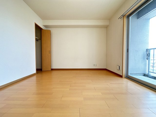アスターハウス新本町の洋室|コンパクトで使いやすい洋室です