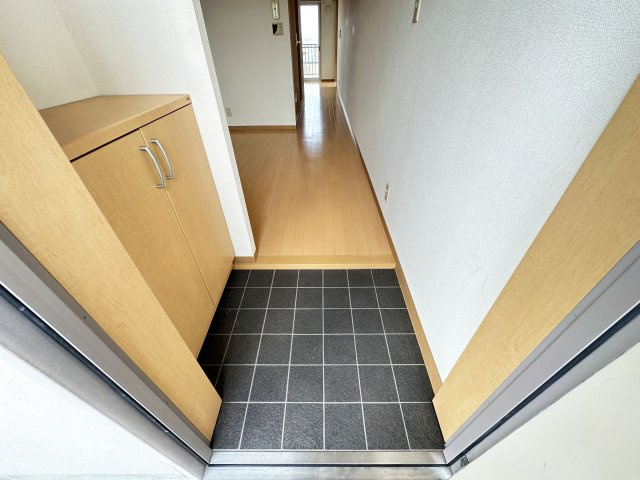 アスターハウス新本町の玄関|きれいな玄関です