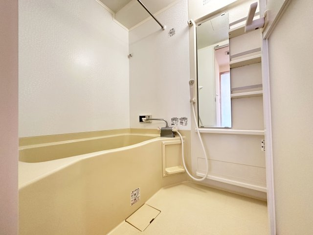 アスターハウス新本町の浴室|きれいなお風呂です