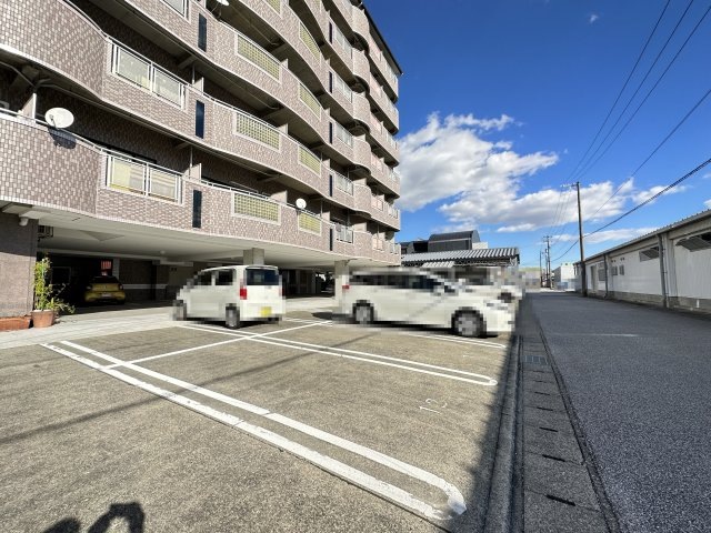 ドリームハウス2の駐車場