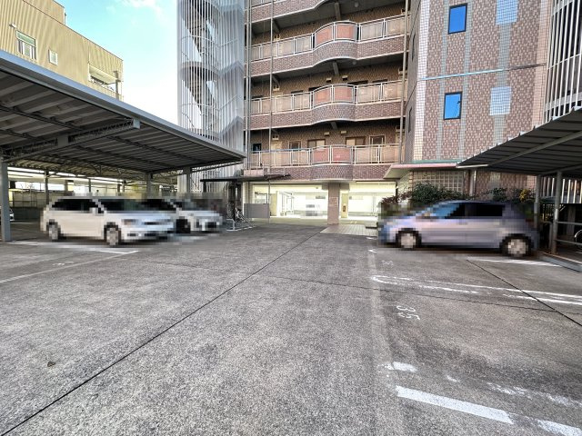 ドリームハウス2の駐車場