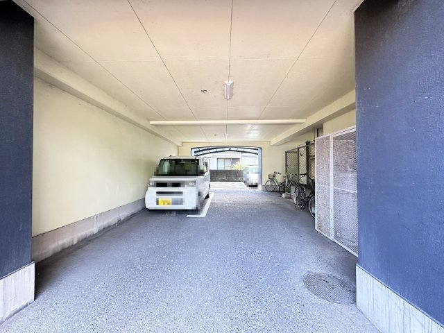 ジョンブルハウスの駐車場