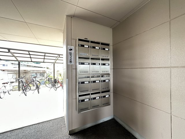 山陽ハイツのエントランス