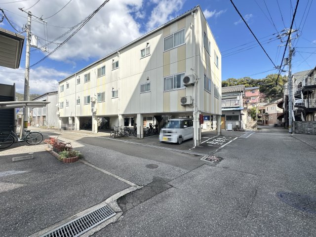 サンサンハイツⅢの駐車場