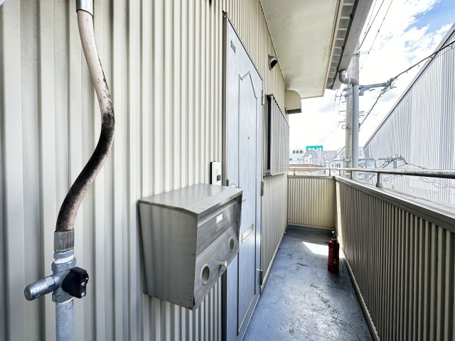 MT南久保のエントランス