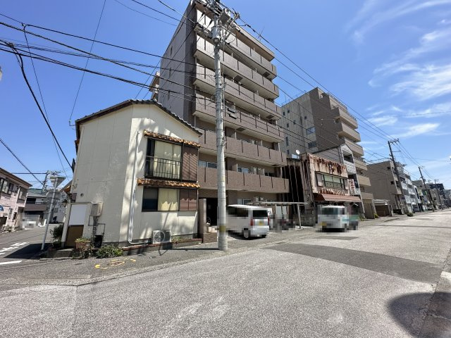 ロイヤルリバーの外観