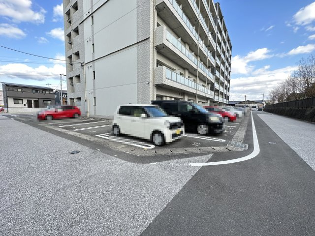 ルガーノⅢの駐車場
