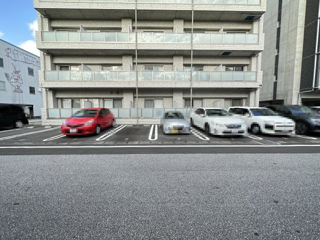 ルガーノⅢの駐車場