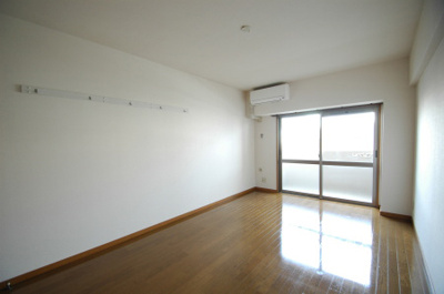 【居間・リビング】 | 第3ケイコーマンション駅南　★プライスホームなら仲介手数料が割引価格です★