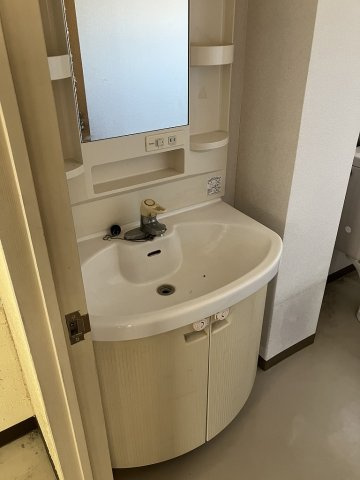 小清水ビルの洗面所