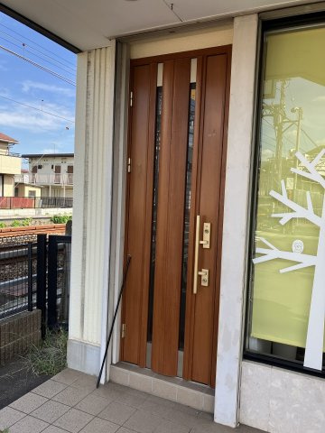 小清水ビルの玄関