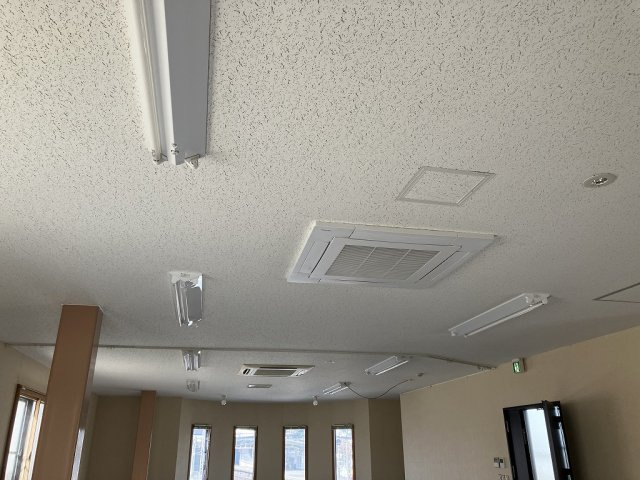 小清水ビルの内装