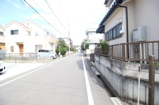 【前面道路含む現地写真】