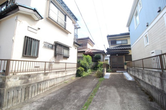 【前面道路含む現地写真】