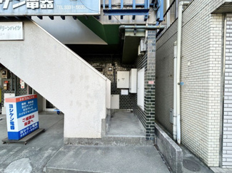 【エントランス】 | マンションの正面エントランス。～即日のご見学可能～　お問合せはお気軽にどうぞ。