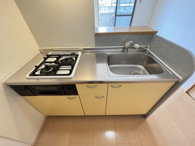 新ハイツウグイスB棟のキッチン