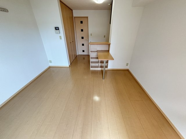新ハイツウグイスB棟の洋室