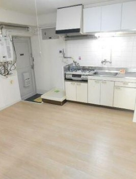 三豊ビルの玄関
