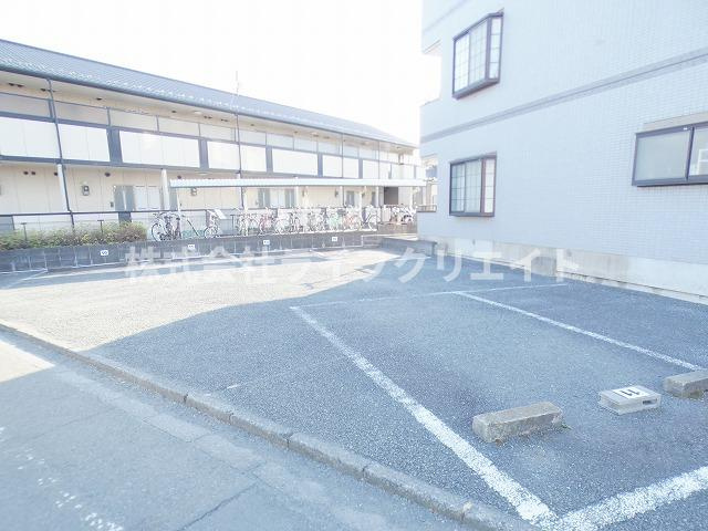 サンブリッジNTの駐車場
