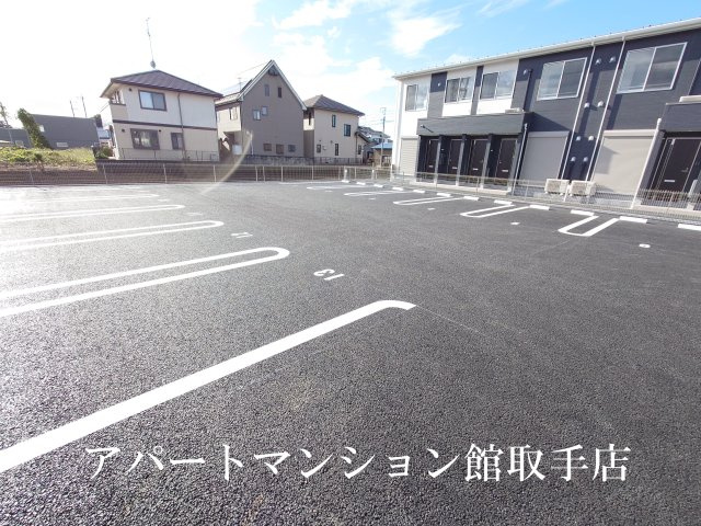 ラビエールの駐車場
