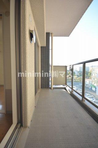 SunSunなんば弐番館のバルコニー